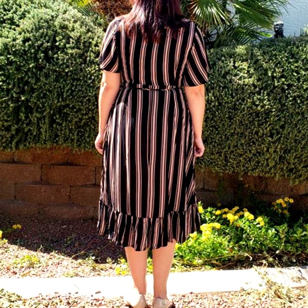 HIGH LOW BLACK STRIPE DRESS - Picture 4 of 6